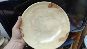 Вторая тарелочка из семи выточенных из одной кленовой чурки.