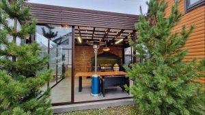 Барбекю-комплекс с раздвижным остеклением и стеклянной крышей от Люксист!