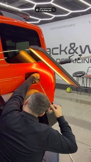 Устранение вмятин по системе PDR без снятия и покраски