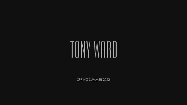 Показ женской коллекции Tony Ward весна-лето 2022