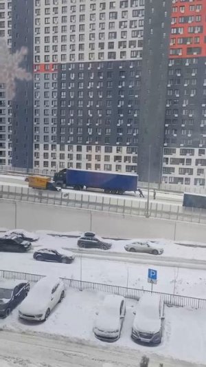 Тяжелая работа для полиции.