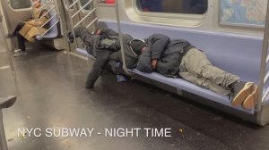 Метро Нью-Йорка ночью.