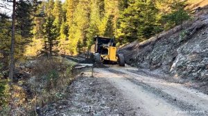 Как я осушил небольшую дамбу с помощью грейдера Deere 670 #грейдер #автогрейдер #JohnDeere