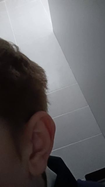 Сижу в туалете на Русском - Языке с больной рукой просто урок почти заканчивался но(продолжение.wk) смотреть онлайн