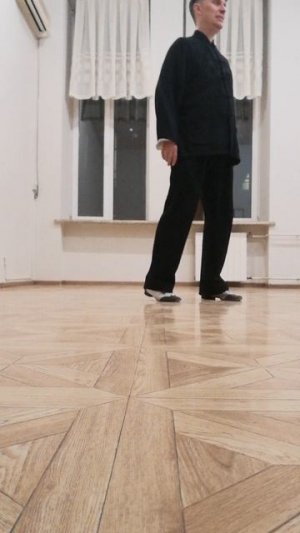 МЕДЛЕННЫЙ ВАЛЬС (М. В.) ПЕРЕМЕНА С ПРАВОЙ НОГИ (П. П. Н.) 1 ЧАСТЬ. СПОРТИВНЫЕ БАЛЬНЫЕ ТАНЦЫ Обучение