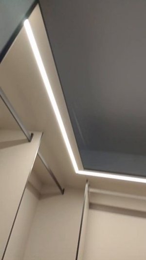 Открытая угловая Гардеробная в Коттедже