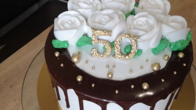 СЕКРЕТЫ украшения Как сделать РОЗУ из белково заварного крема Оформление торта кремом смотреть онлайн