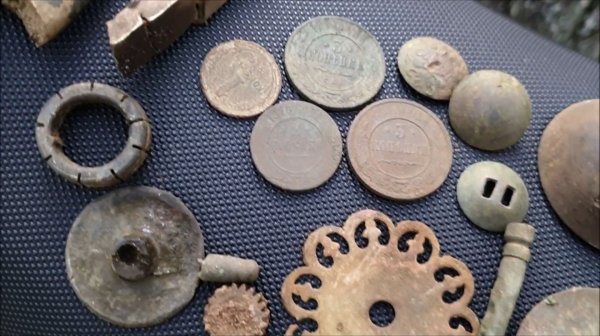 АРХИВ. Здесь я первый! Фундамент в глуши с находками!