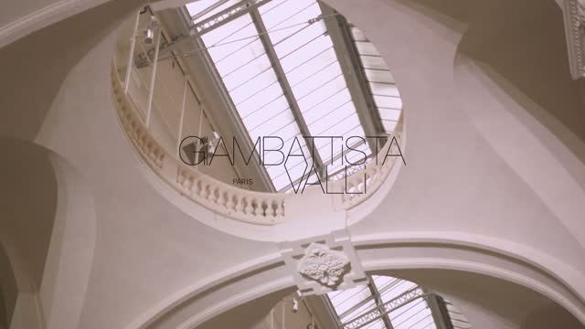 Показ женской коллекции Giambattista Valli осень-зима 2020-2021