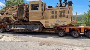 Траншеекопатель Tesmec 1675 в движении – 135-тонная мега-машина, перевозимая транспортной командой