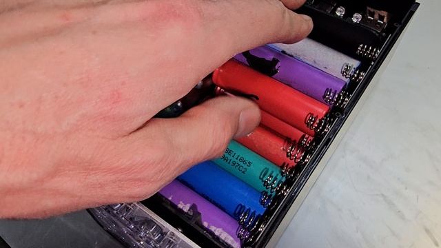 Отличный Повербанк на 21 аккумулятор 🔋 18650