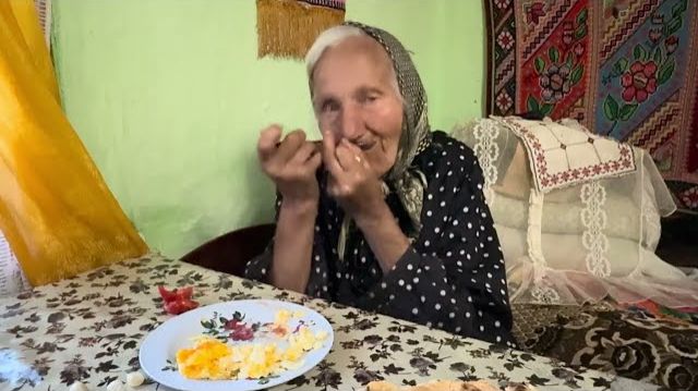 Одинокая жизнь 94-летней женщины, прожившей всю свою жизнь в  одиночестве Вдали от цивилизации.