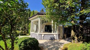 Идеально попали в цвет отделки - и получилась потрясающе красивая беседка!