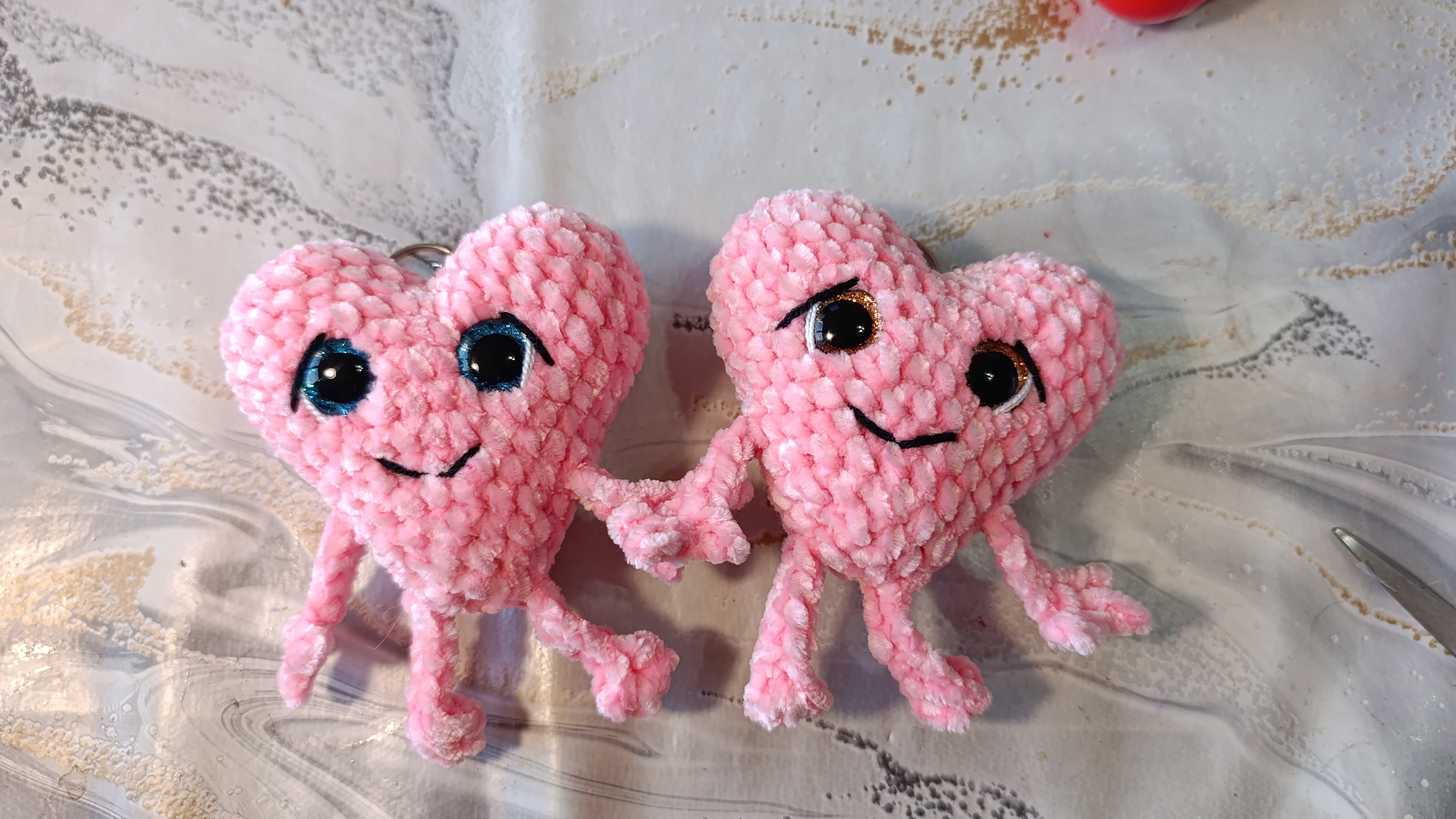 Сердечко крючком. Мастер-класс по вязанию крючком игрушки на канале смотреть онлайн