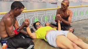 Уличный парикмахер, Массаж всего тела для женщин . Братья Чамуда