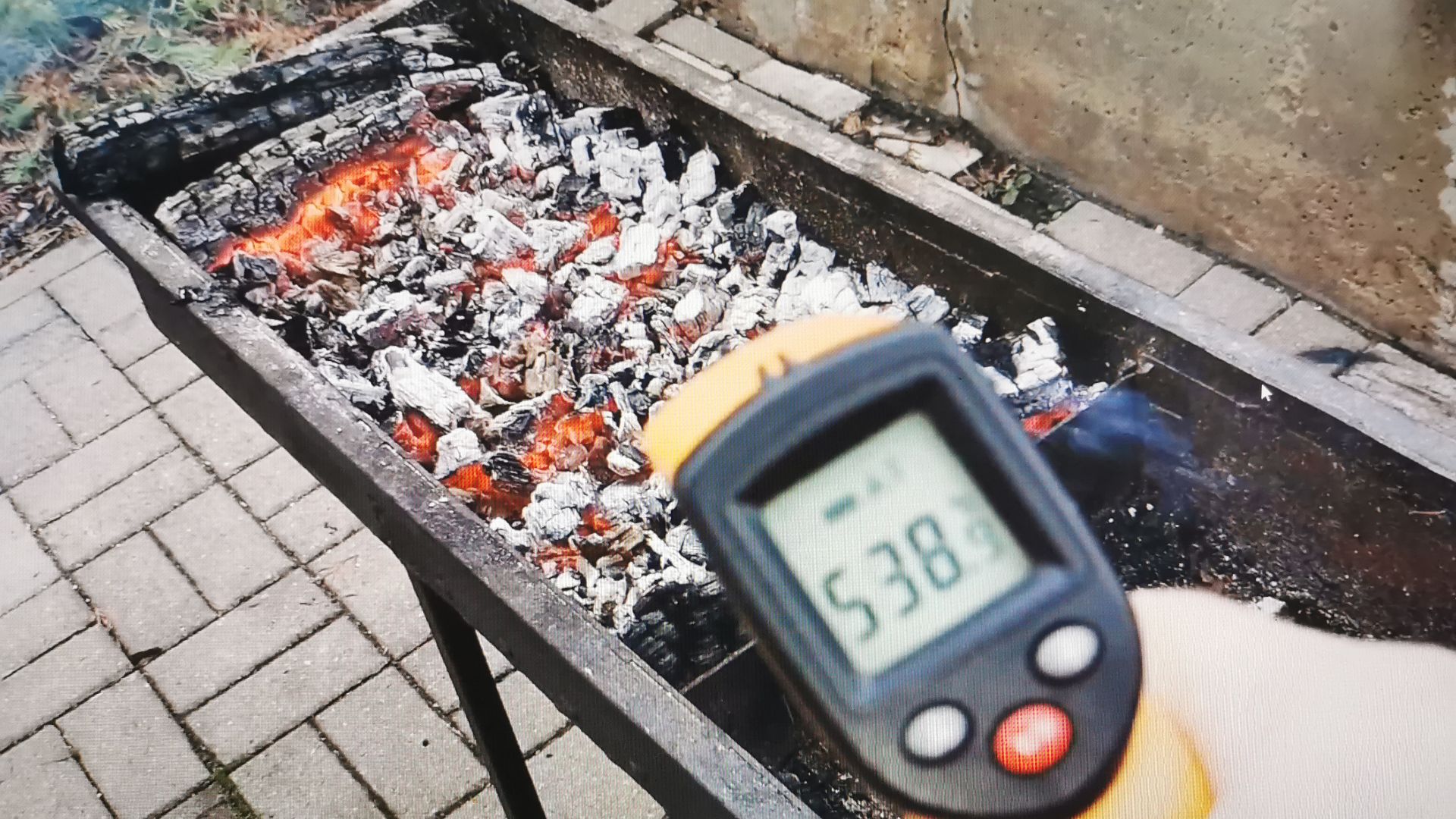 Температура на углях в мангале боле 500 градусов! смотреть онлайн