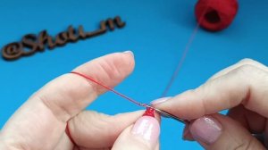 Вяжем крючком очень маленькое сердечко.