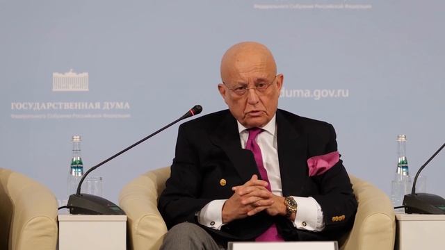 Почетный председатель президиума Совета по внешней и оборонной политике Сергей Караганов, 21.01.2026 смотреть онлайн