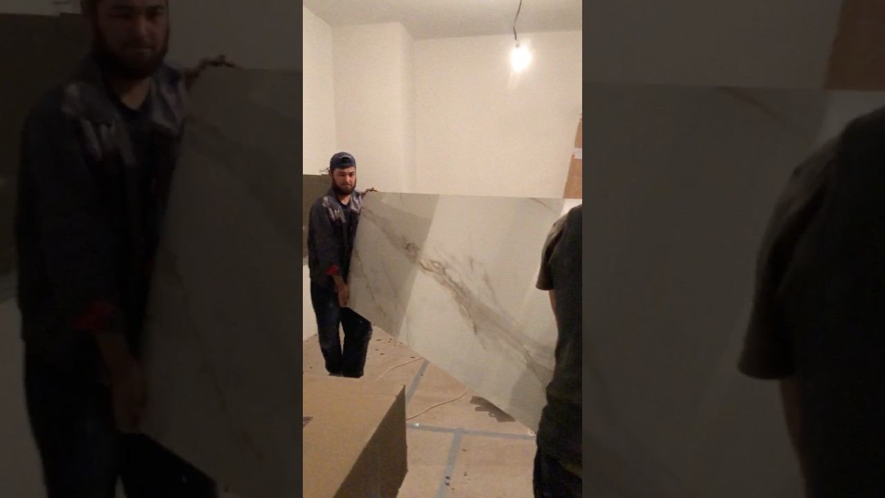 Монтаж огромной плитки! #дизайндома #ремонтдома #ремонт #дизайнквартиры #ремонтквартир #дизайн смотреть онлайн