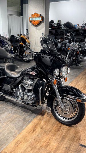 2010 HD Electra Glide Black 12K