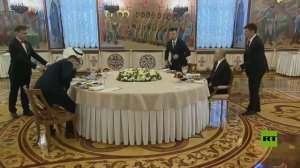 مأدبة غداء تجمع بوتين وبن زايد في الكرملين