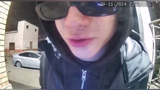 Школьники из Оренбурга собирают миллионы просмотров, выступая… на камерах домофонов смотреть онлайн