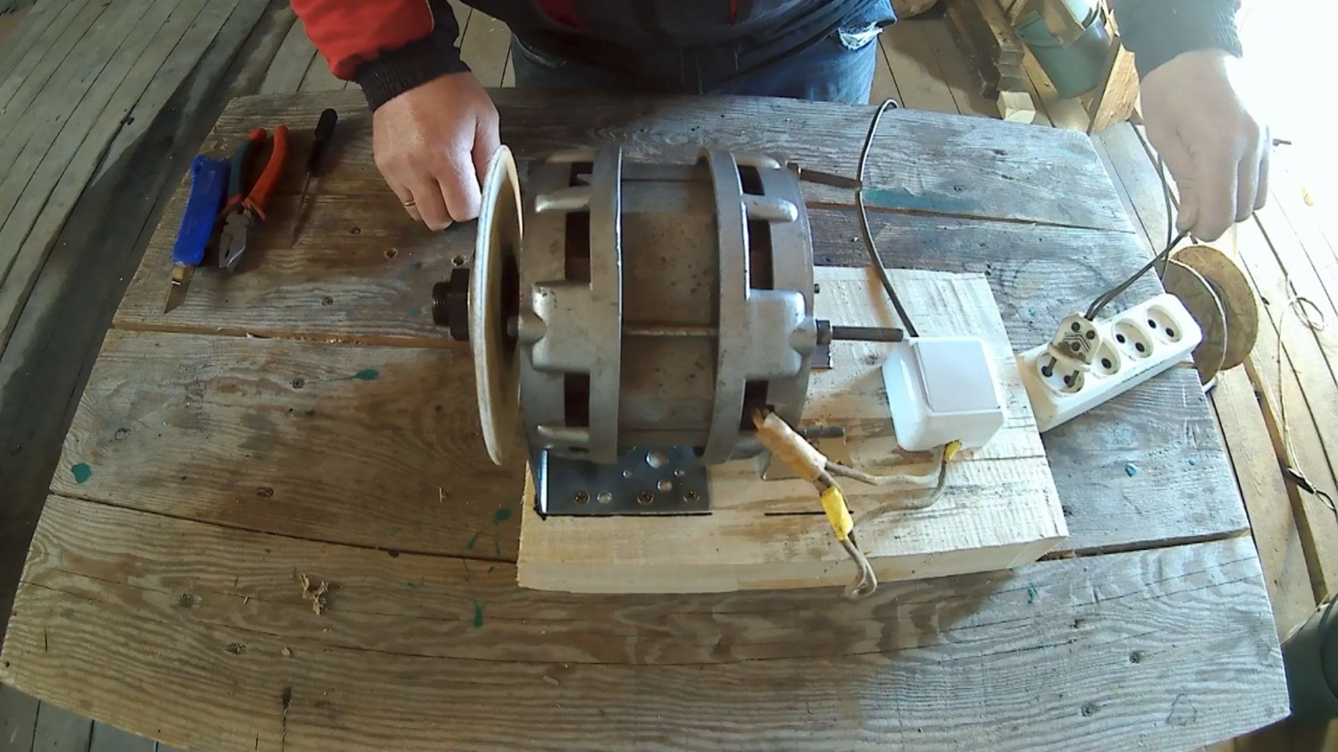 ПРОСТОЙ СТАНОК ИЗ ДВИГАТЕЛЯ ОТ СТАРОЙ СТИРАЛЬНОЙ МАШИНЫ. смотреть онлайн