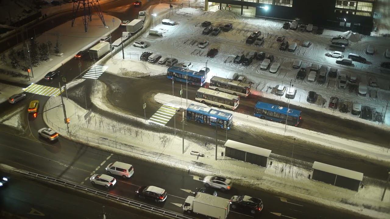 Ночной вид на Москву из окна — стоянка, перекрёсток, автобусы | Фон для работы, сна — 15 мин