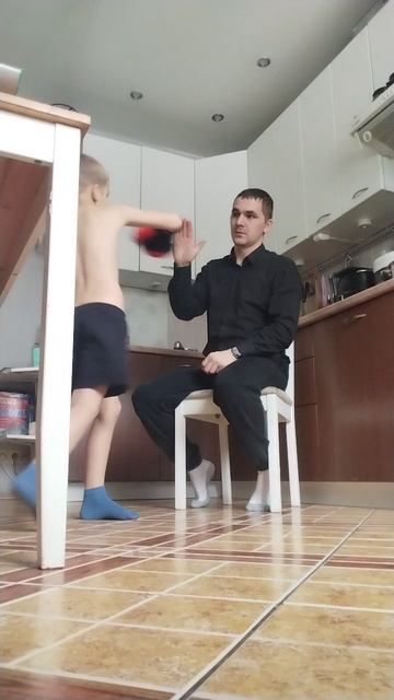 Прямые удары на месте