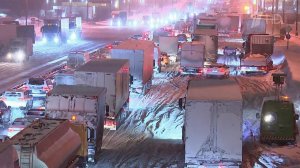 Сугробы в Москве уже перешагнули отметку в 60 сантиметров.