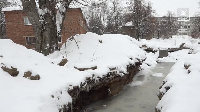 В микрорайоне Фетровая Фабрика произошла утечка сточных вод смотреть онлайн