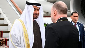 Президент ОАЭ прибыл в Москву на переговоры с Путиным