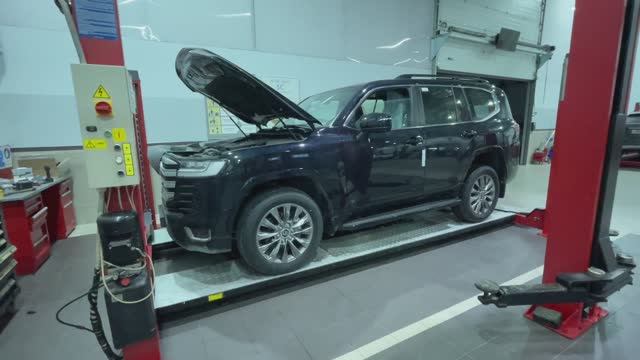 Land Cruiser 300 установка автономного подогревателя