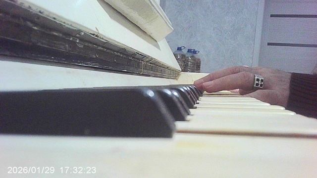 Пианино: "Во поле берёза стояла" смотреть онлайн