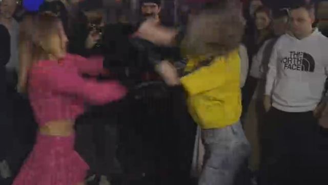 👊Женская минутка на кулачке! смотреть онлайн