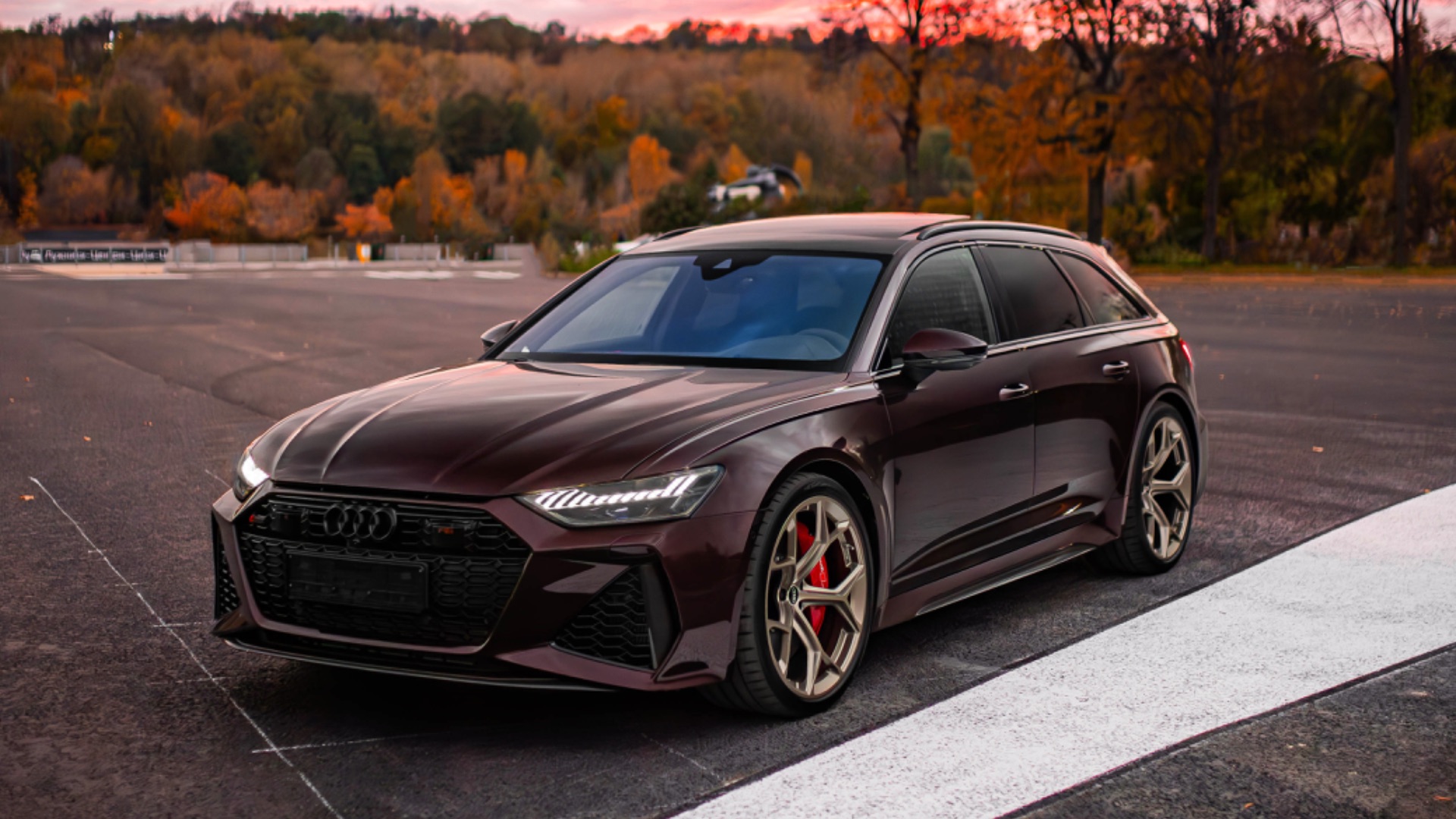 AudiRS6 Performance “Exclusive Shiraz Red” 2024 года