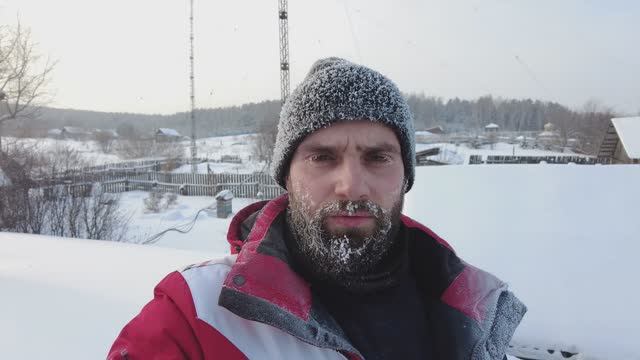 Проверка омшаников после 40-градусных морозов, Пасека Старчевских, Сибирь