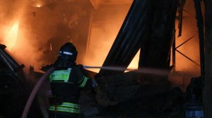 Крупный пожар на складе в Подмосковье охватил две тысячи квадратных метров