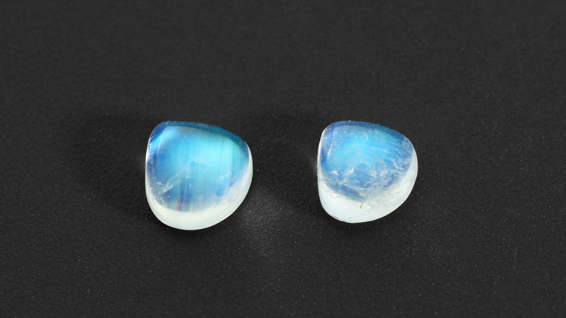 Парный Лунный Камень 1.65 карат смотреть онлайн