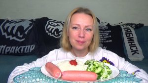 Мукбанг просто и вкусно. Рис с сосисками, салат огуречный, Еда вкуснота.