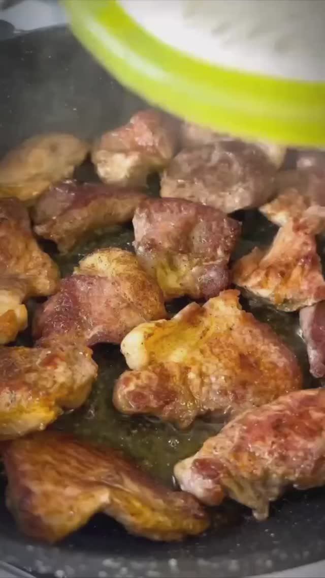 Свинина в соусе на сковороде #ужины #обеды #горячее смотреть онлайн