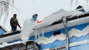 Борьба со снегом и наледью на крышах
