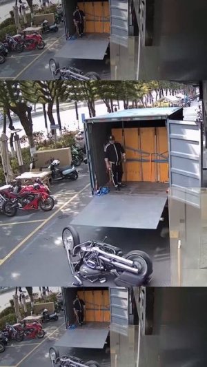 Разгрузка пошла не по плану.