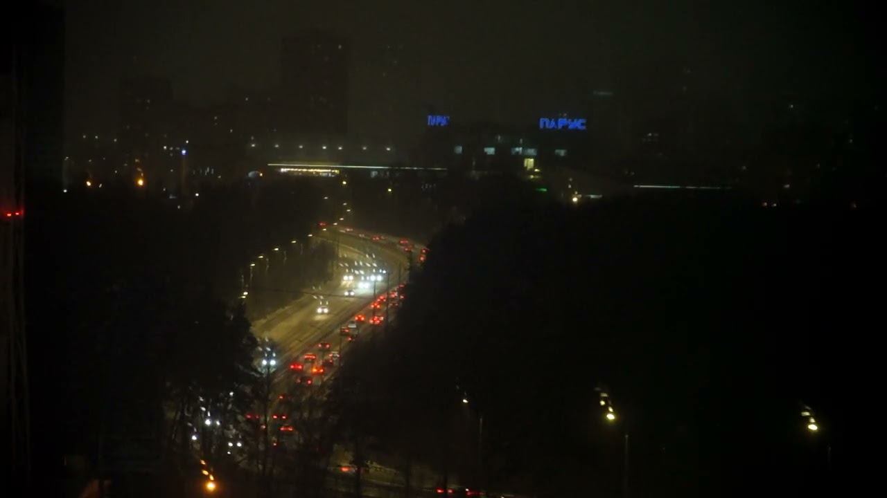 Ночной вид на Москву из окна — огни, машины, дорога | Фон для работы, сна — 8 мин