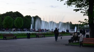 И снова рыжая певица, пусть ветер Перемен ей радость принесет, и всем тем, кто ее  увидит и услышит