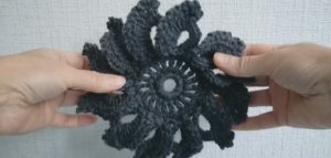 Огромный цветок-ирландско кружево