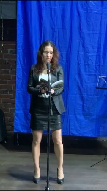 Разноцветную осень забрызгало снегом