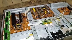 Разбор жк телевизоров. Платы, железо, цветной металл.