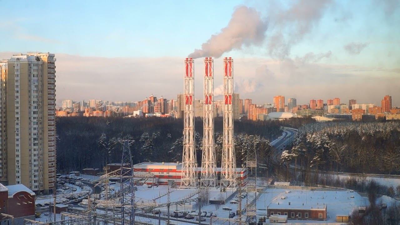 Закат над Москвой из окна — трубы, дым, снег | Фон для работы, сна — 15 мин