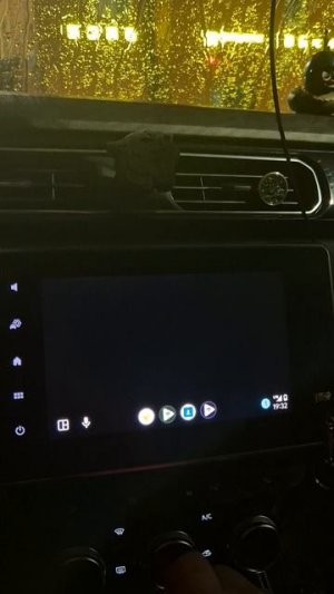 Видео на штатной магнитоле рено Аркана 1